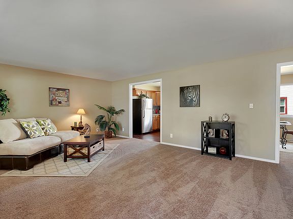 3rd image of 405 1st Ave N