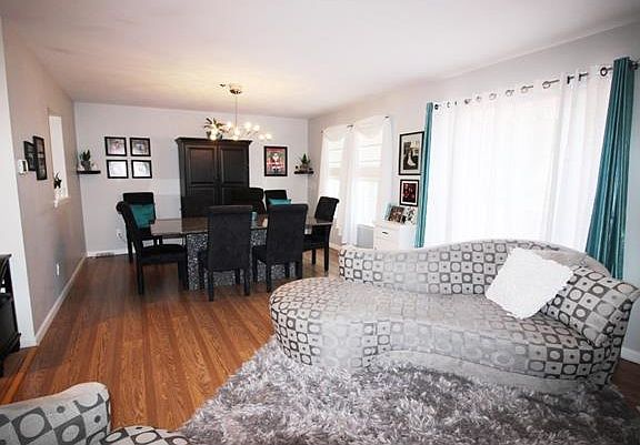 2nd image of 210 Sandpiper Ct