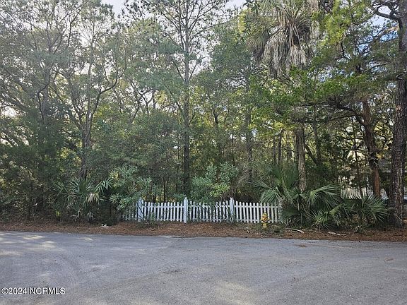 3rd image of 22 Fort Holmes Trail