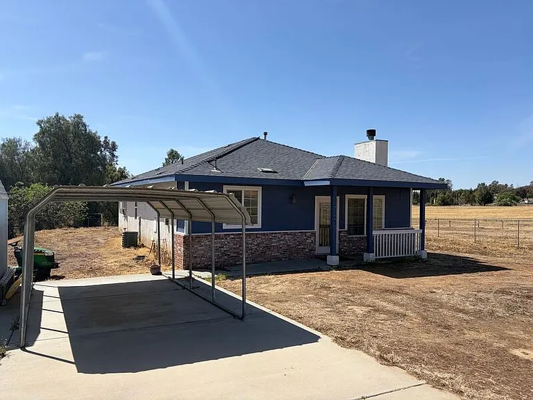 32586 Galleano Ave — Photo 17