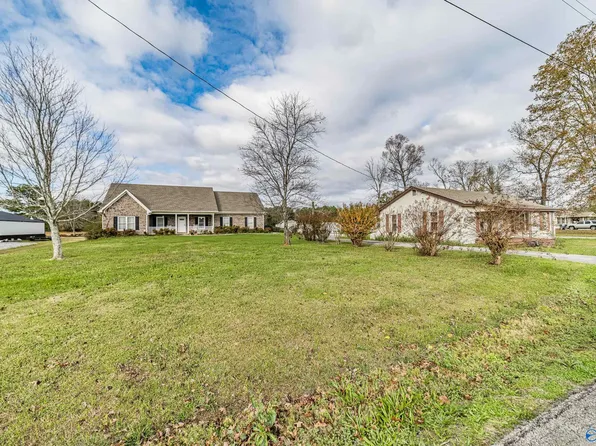 1004 Low Gap Rd, Owens Cross Roads, AL 35763