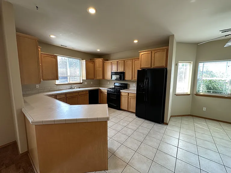 3506 Waterford St — Photo 7
