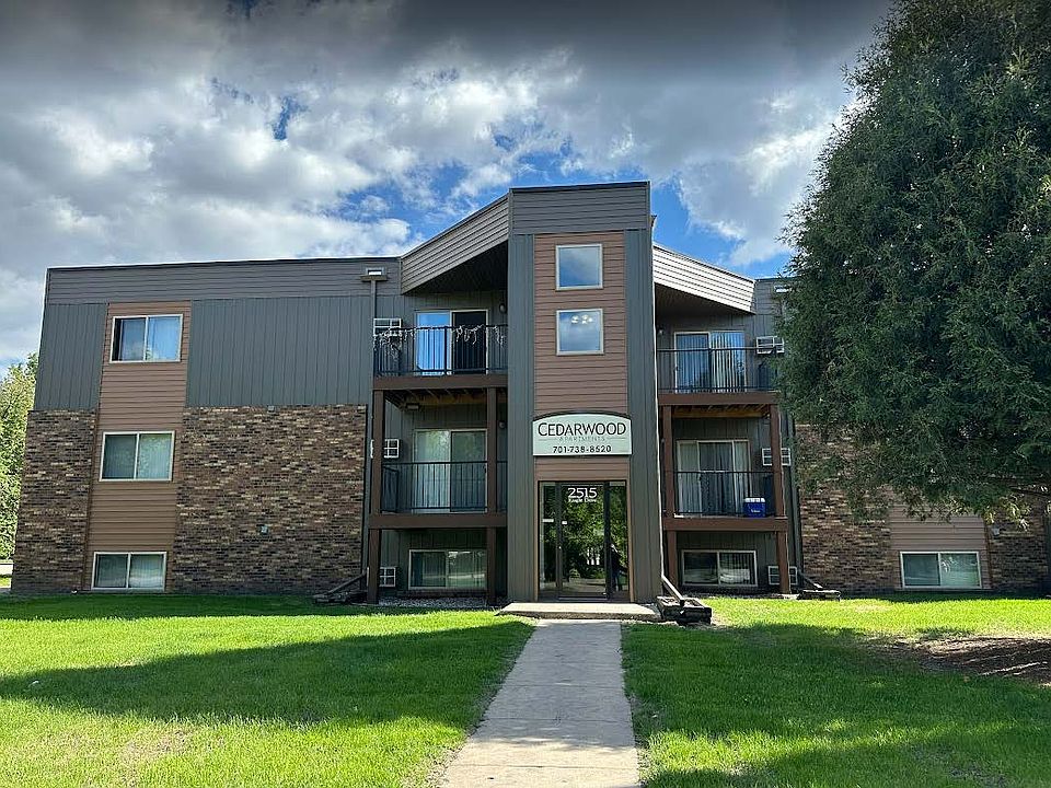 Grand Forks, ND Cedarwood Apartments |Exterior