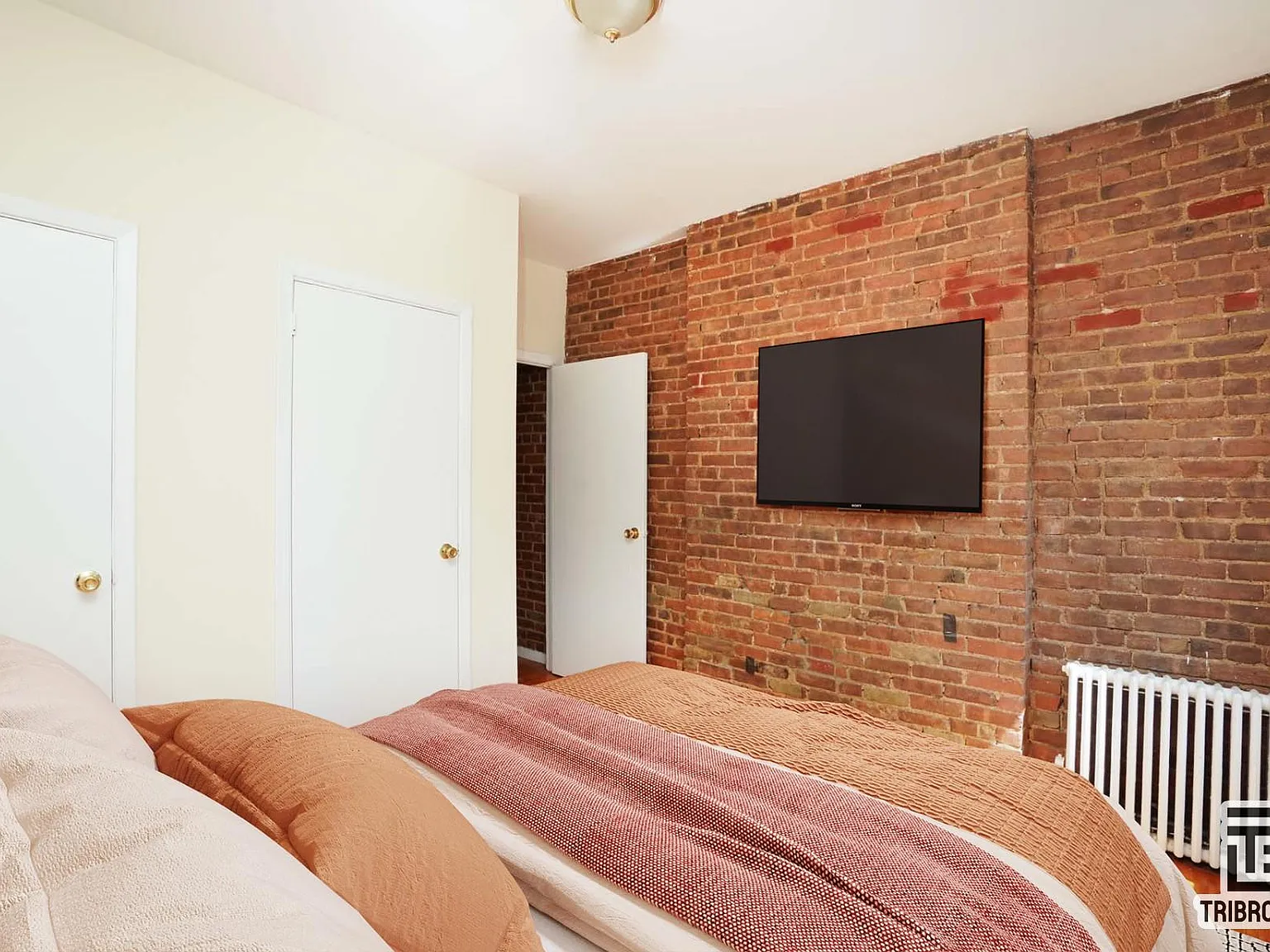 406 West 48th Street — Photo 4