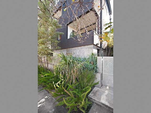 2nd image of 422 E South Venice Blvd #101
