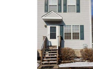 921 Cobble Creek Curv, Newark, DE 19702