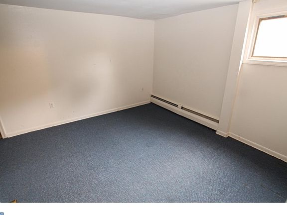 5th image of 301 Edgeboro Dr APT 4
