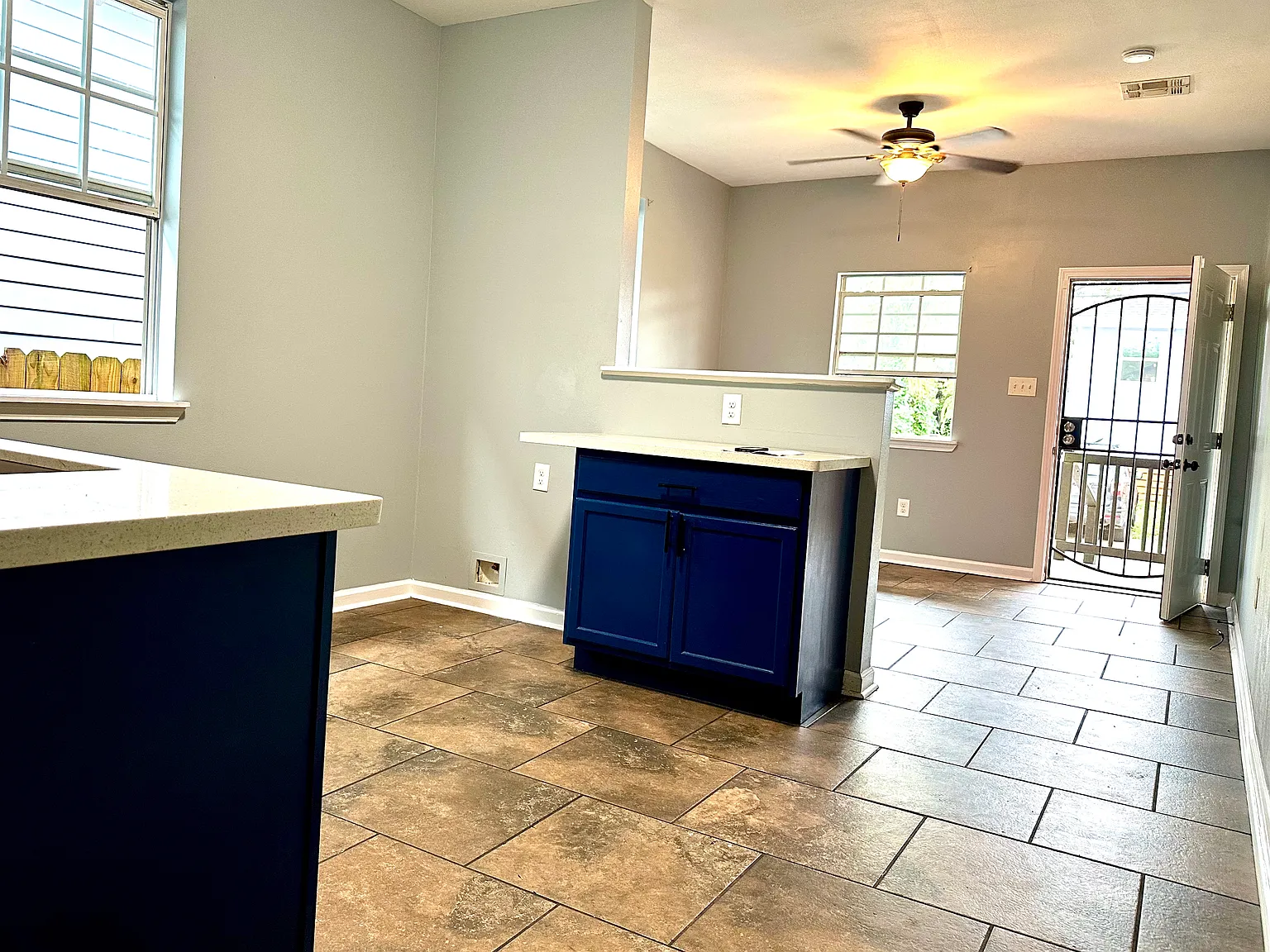 2552 Peace Ct — Photo 2