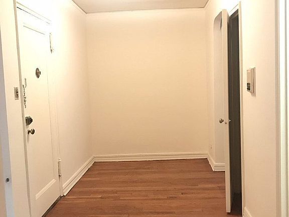 3rd image of 4216 80th St APT 1E