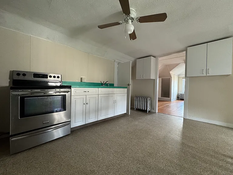 256 Congress Ave #3 — Photo 5