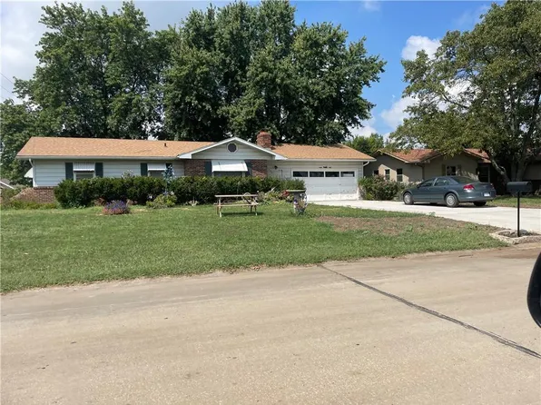 1414 S Olive St, Ottawa, KS 66067