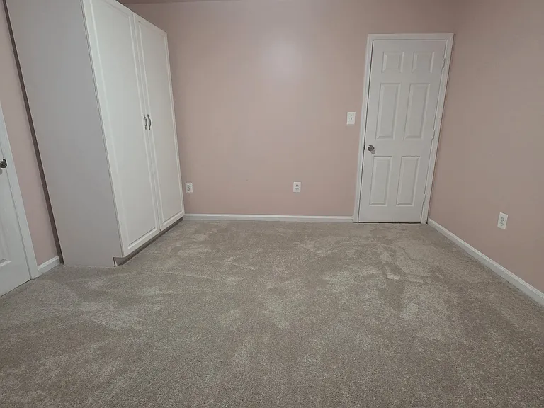 658 E 221st St #2 — Photo 7