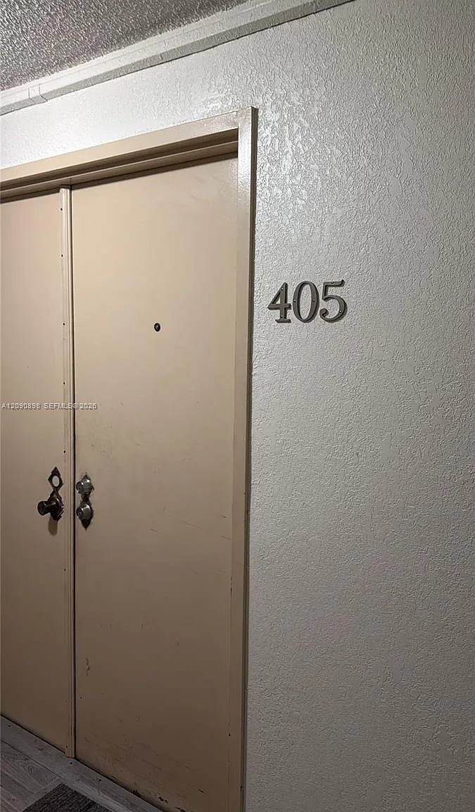 Windwood Condo — Photo 1