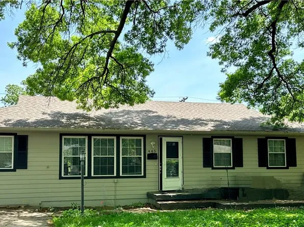 445 Park Dr, Bonner Springs, KS 66012