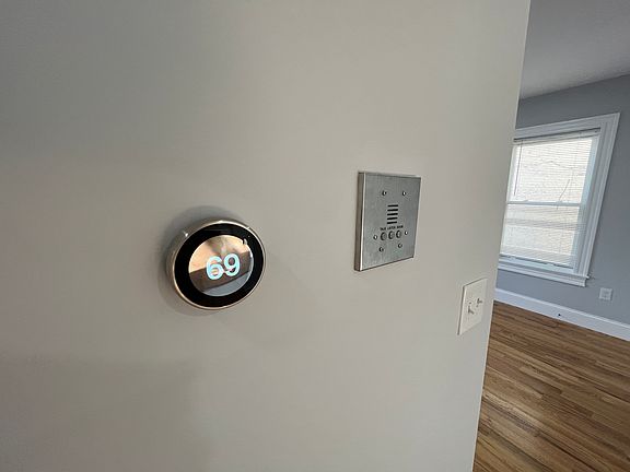 2nd image of 372 Oxford St #3