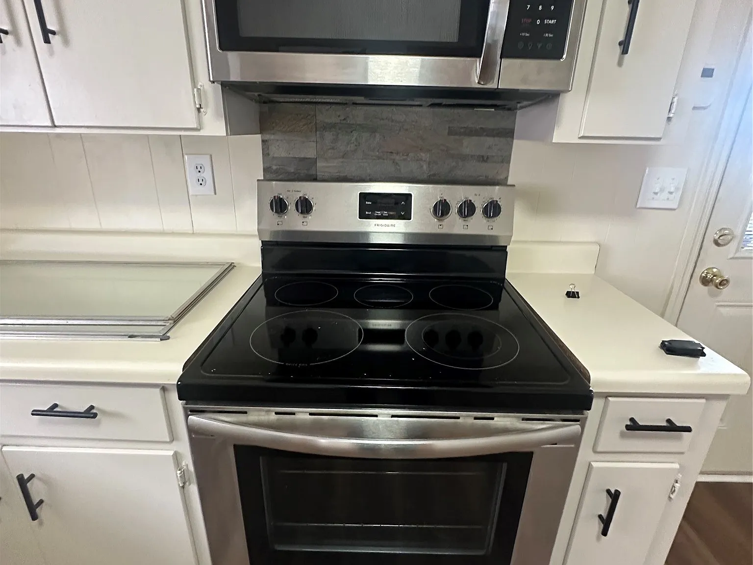 3 bed, 2.0 bath, 1185 sqft, $1,295 — Photo 4