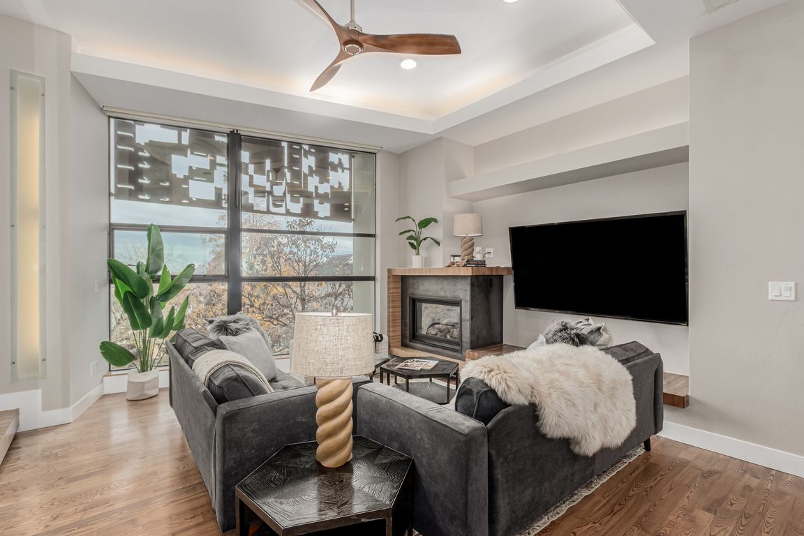 next background image