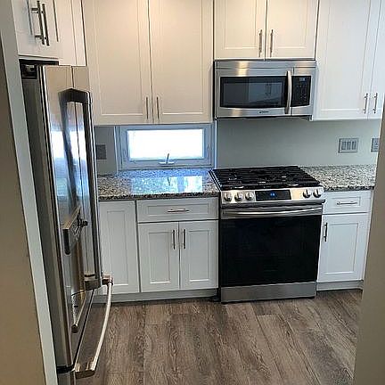 3rd image of 562 Plantation Blvd