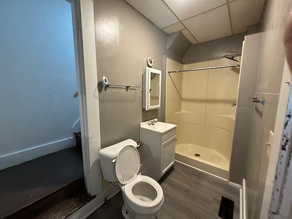 3rd image of 204 N Fort Wayne Ave #2