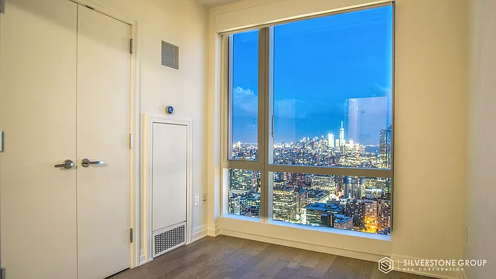 Rented by Silverstone Group USA Corp. | media 39