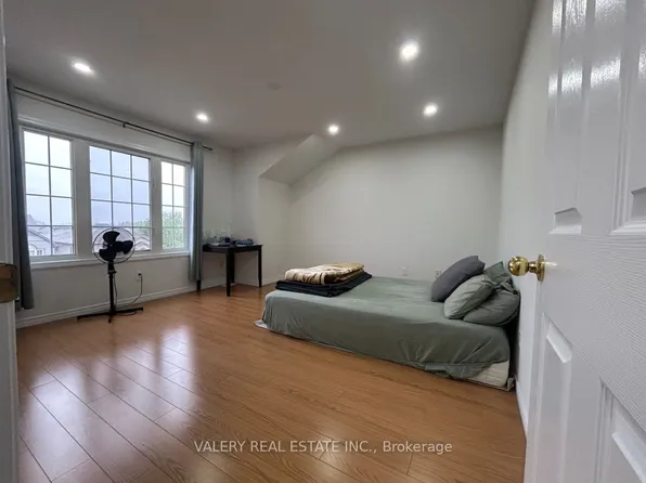 21 Sorrento St #1, Kitchener, ON N2R 0A4