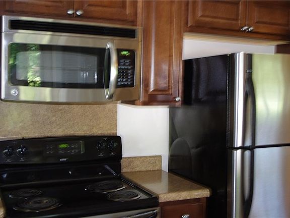 3rd image of 2415 Kersey St