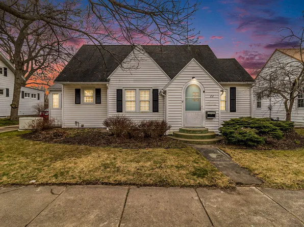 22 W Oak St, Fremont, MI 49412