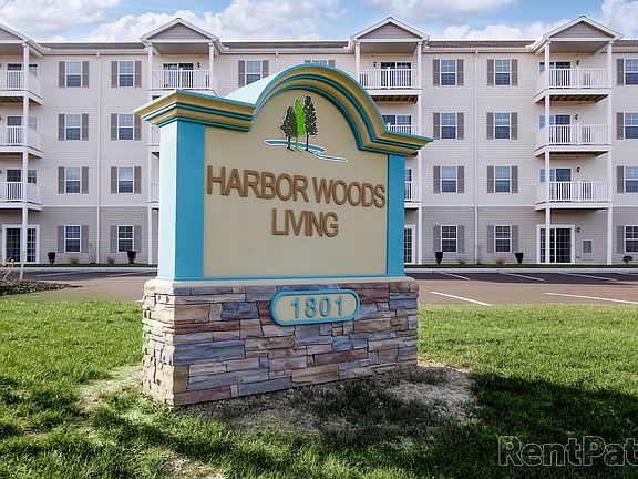 3rd image of 1801 Phoenix Pl APT 407