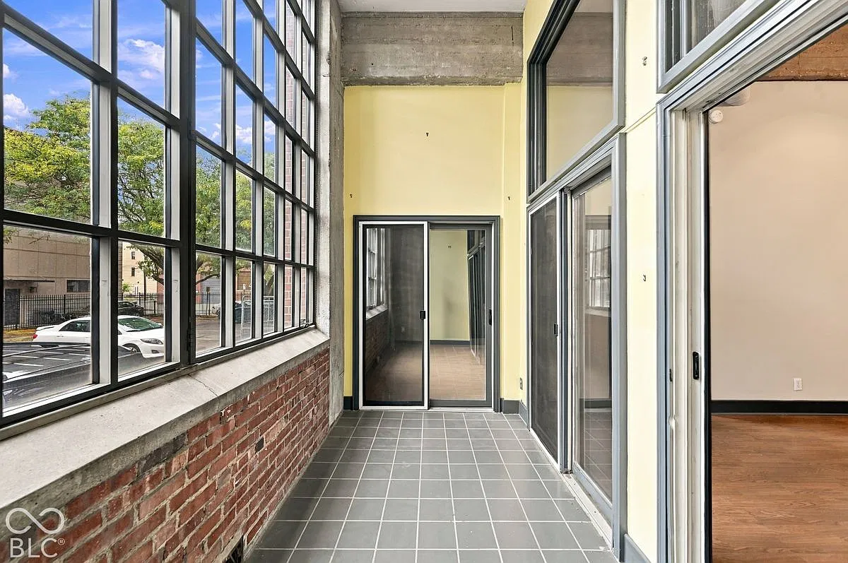 611 N Park Ave — Photo 4