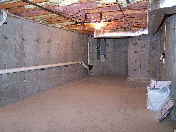 5th image of 90 Deer Valley Dr