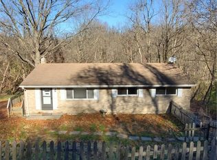 3310 New England Rd, West Mifflin, PA 15122