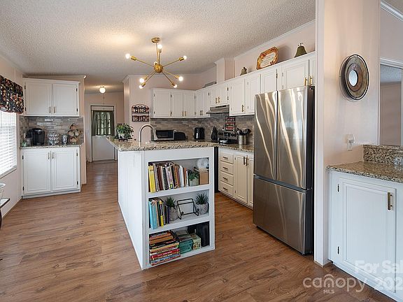 2nd image of 115 Tradewinds Ct