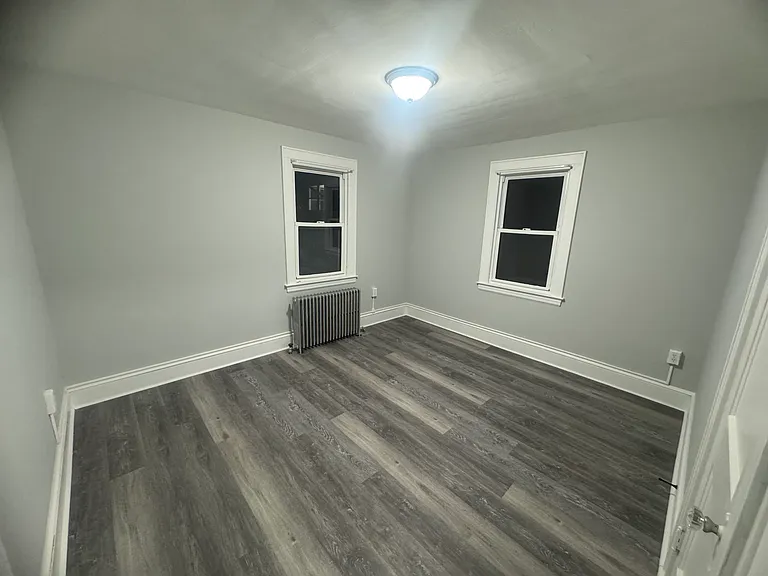 35 Rapallo Ave #2W — Photo 11