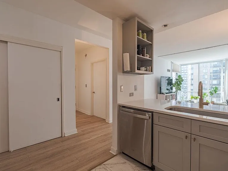 20 Newport Pkwy #1105 — Photo 23