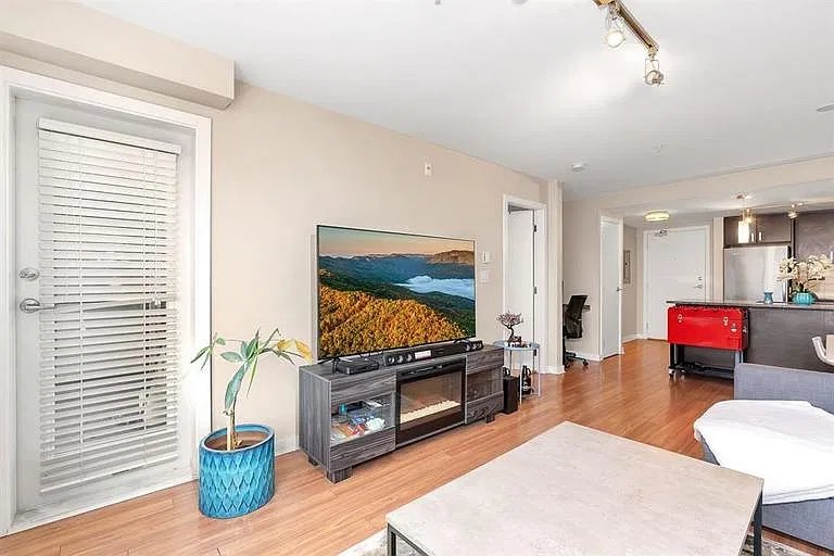 1 bed, 1.0 bath, 650 sqft, $1,800 — Photo 4
