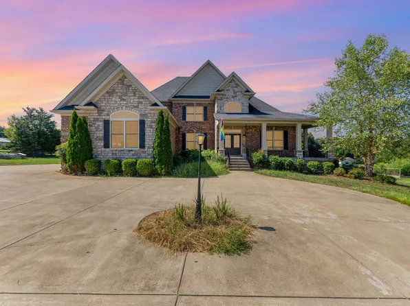 10211 Saddle Pointe Dr, Louisville, KY 40291