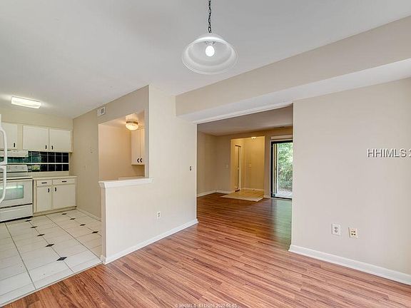 4th image of 53 Delander Ct APT 32