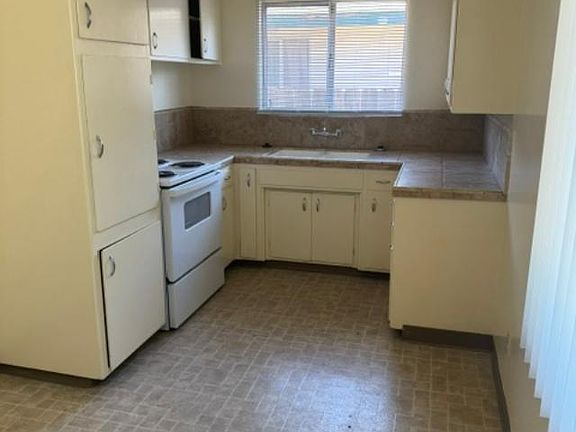 5th image of 2318 Tully Rd