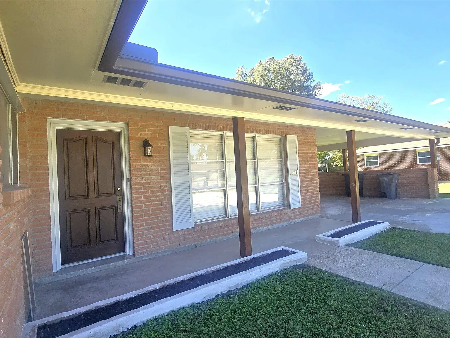 3 bed, 1635 sqft, $1,800 — Photo 2
