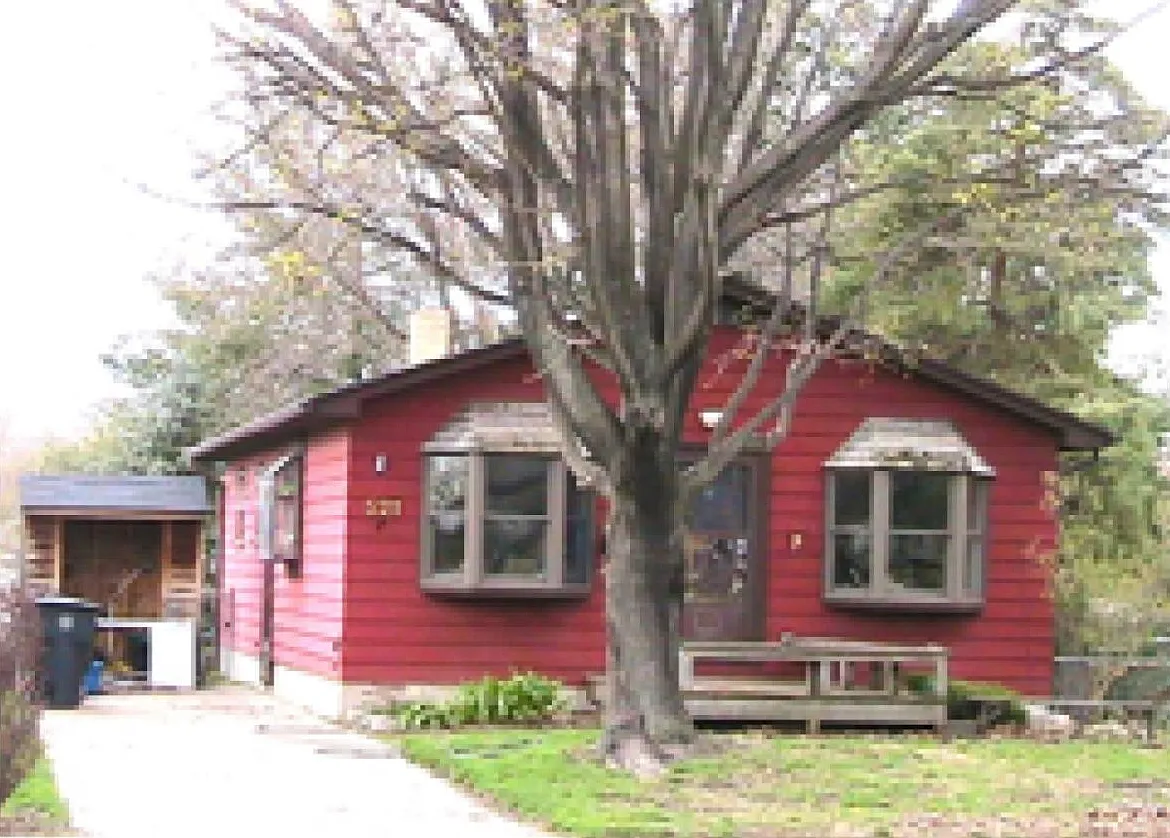 2 bed, 1600 sqft, $1,900 — Photo 1