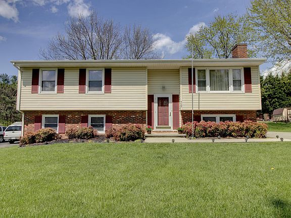 2nd image of 5125 N Lake Dr