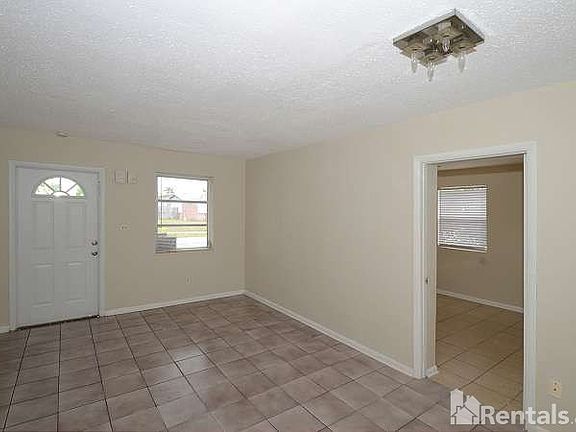 2nd image of 4340 NE 6th Ave
