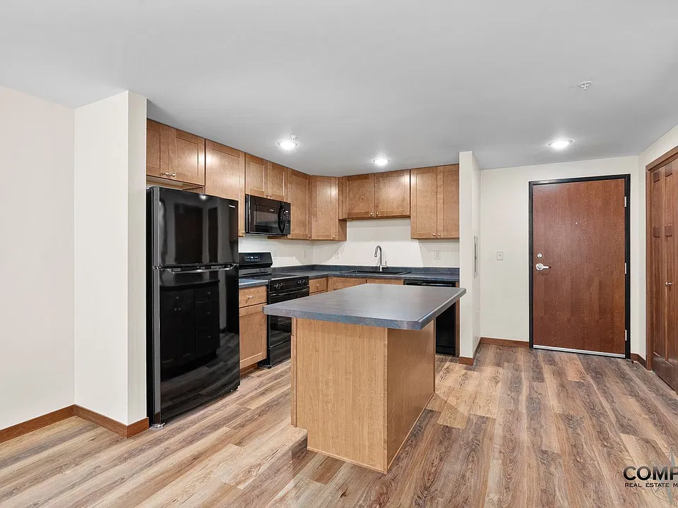 610 Gray St Apartments