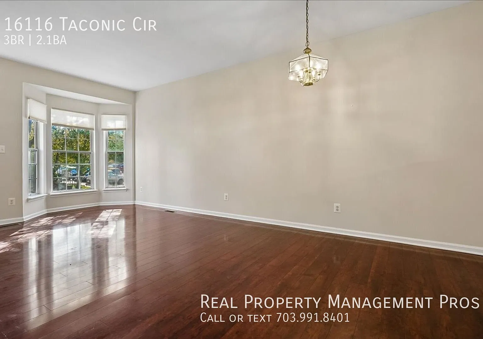 3 Bed Townhome w/ Fenced backyard near I-95! — Photo 3