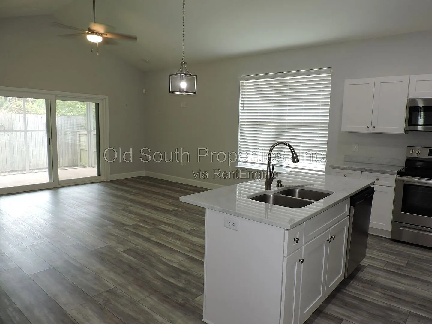 3 bed, 2.0 bath, 1194 sqft, $1,950 — Photo 3