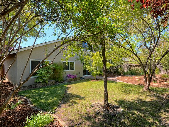 4th image of 8323 Foxfire Dr