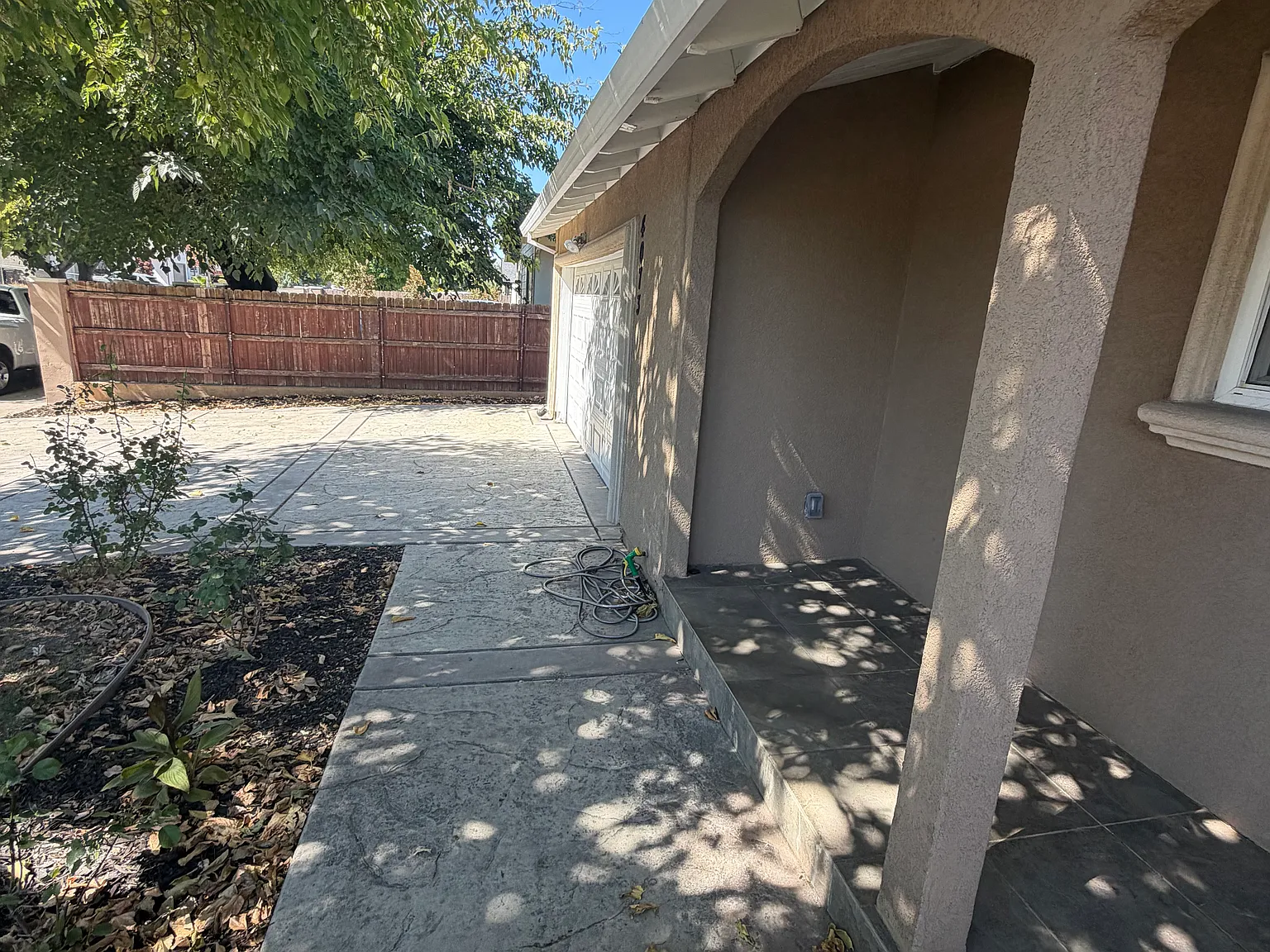 3 bed, 960 sqft, $2,550 — Photo 3