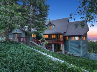 28837 Sycamore Ln, Lake Arrowhead, CA 92385