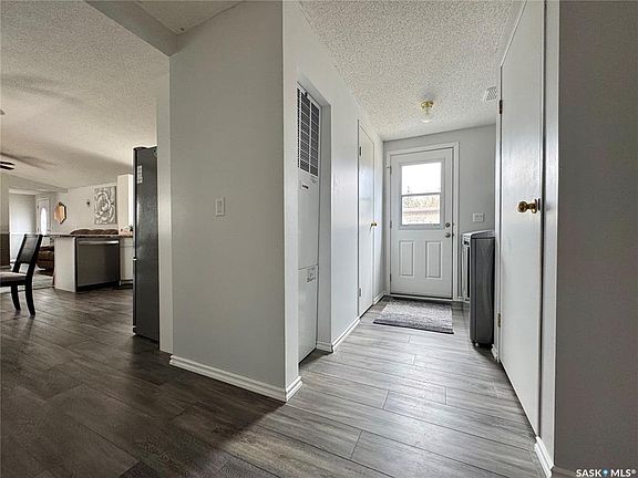 2nd image of 317 Riedel AVENUE E