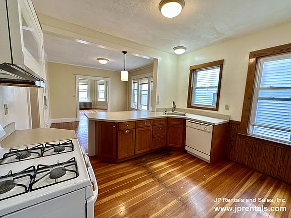 2nd image of 21 Child St APT 2